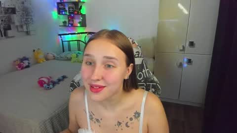 Snapshot of linatruly chatting on 05/20/26, 10:16 Lina online show from 05/20/26, 10:16