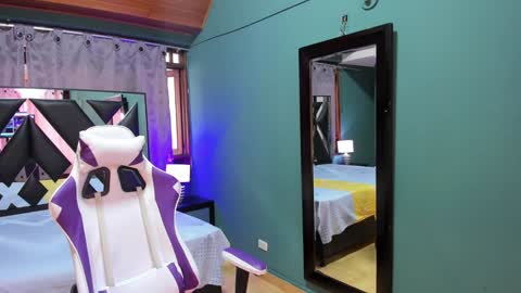  Linda  online show from 01/25/25, 06:13