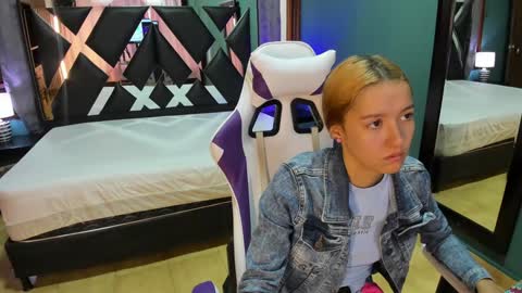  Linda  online show from 01/26/25, 01:04