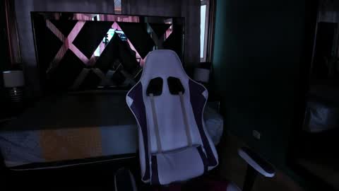  Linda  online show from 02/04/25, 09:10