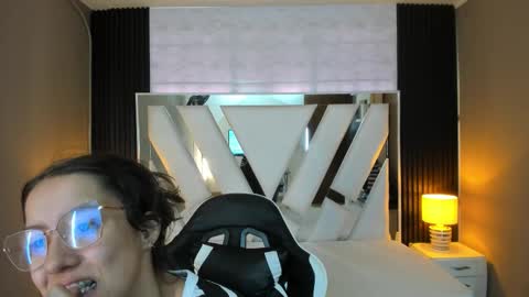  Linda  online show from 12/14/25, 01:05