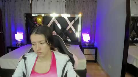 Snapshot of linda4petite chatting on 06/21/26, 01:24 Linda online show from 06/21/26, 01:24