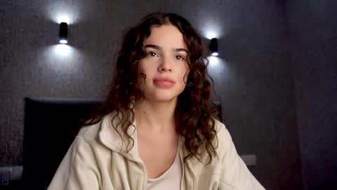 Linda online show from 11/06/25, 01:56