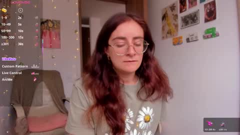 Giggles  online show from 12/03/25, 02:26