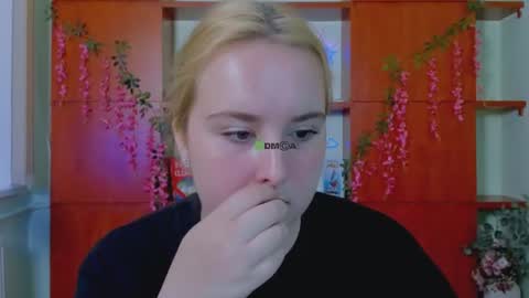 linda_lynx online show from 07/17/26, 09:05