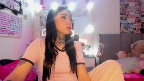 Snapshot of linda_milleer_ chatting on 04/01/26, 04:46 Lindaa maria online show from 04/01/26, 04:46