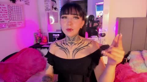 Snapshot of linda_milleer_ chatting on 04/02/26, 01:36 Lindaa maria online show from 04/02/26, 01:36