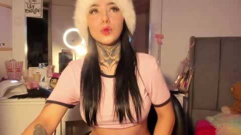 Snapshot of linda_milleer_ chatting on 04/15/26, 09:05 Lindaa maria online show from 04/15/26, 09:05