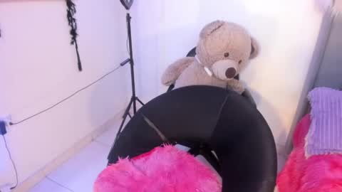 Snapshot of linda_milleer_ chatting on 05/12/26, 11:46 Lindaa maria online show from 05/12/26, 11:46