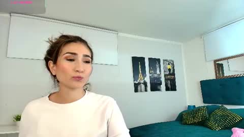 Maria Paula online show from 06/15/26, 11:01