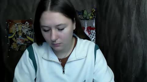 Snapshot of linda_s_ chatting on 09/19/25, 07:43 Linda online show from 09/19/25, 07:43