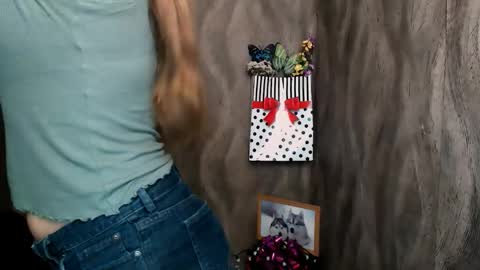 Snapshot of linda_s_ chatting on 09/27/25, 09:14 Linda online show from 09/27/25, 09:14