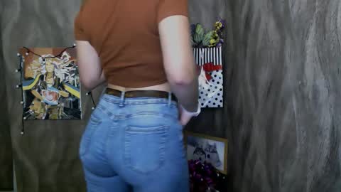 Snapshot of linda_s_ chatting on 10/07/25, 11:29 Linda online show from 10/07/25, 11:29