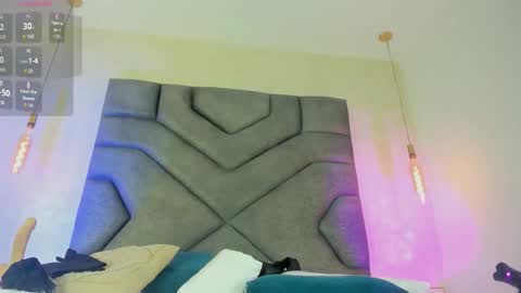 Linda Saenz online show from 11/25/25, 11:32