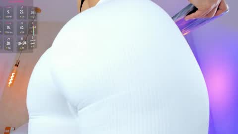 Snapshot of linda_saenz1 chatting on 03/31/26, 11:32 Linda Saenz online show from 03/31/26, 11:32