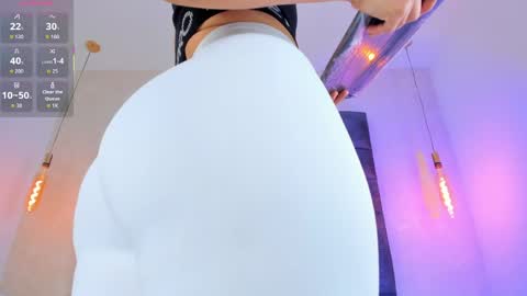 Snapshot of linda_saenz1 chatting on 04/23/26, 11:31 Linda Saenz online show from 04/23/26, 11:31