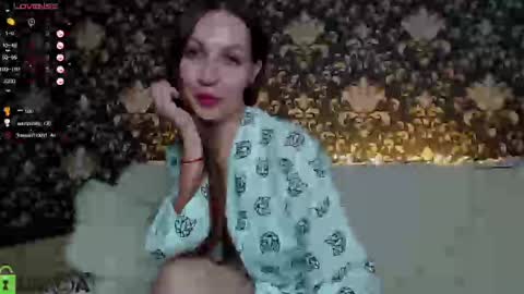 Snapshot of linda_swan chatting on 03/05/25, 02:23 Linda online show from 03/05/25, 02:23