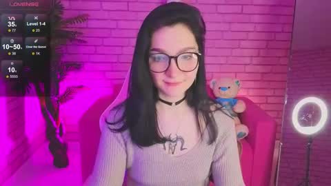 Snapshot of linda_sweetiest chatting on 11/21/25, 01:59 Linda online show from 11/21/25, 01:59