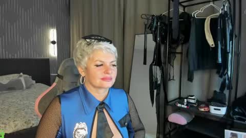 Snapshot of linda_zefir chatting on 04/17/26, 01:41 Linda Zefir online show from 04/17/26, 01:41