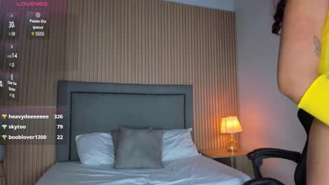 Snapshot of lindaa_natashaa chatting on 01/03/25, 08:21 L I N D A online show from 01/03/25, 08:21