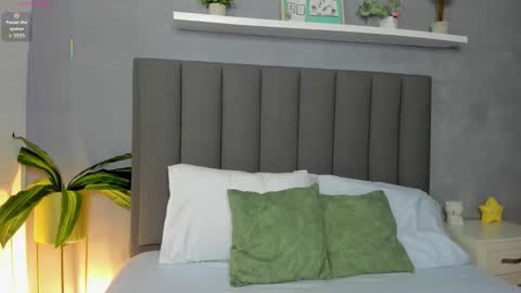 Snapshot of lindaa_natashaa chatting on 11/27/25, 02:35 L I N D A online show from 11/27/25, 02:35