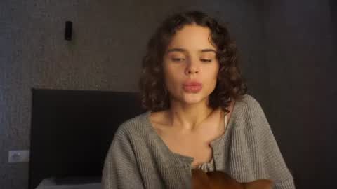Linda online show from 06/17/26, 01:23