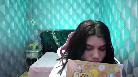 Snapshot of lindabreexlove chatting on 01/06/25, 07:52 online show from 01/06/25, 07:52