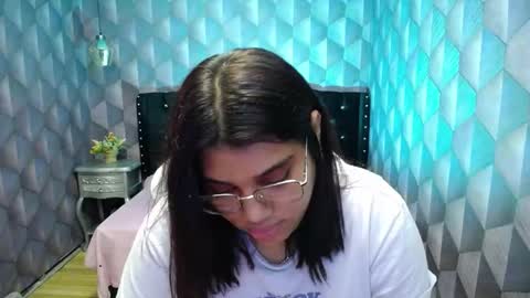 Snapshot of lindabreexlove chatting on 01/09/25, 06:06 online show from 01/09/25, 06:06