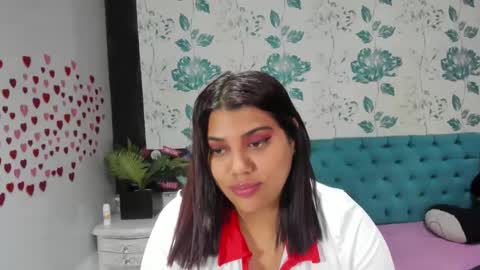 Snapshot of lindabreexlove chatting on 01/18/25, 10:06 online show from 01/18/25, 10:06