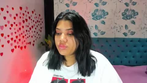 Snapshot of lindabreexlove chatting on 02/02/25, 06:53 online show from 02/02/25, 06:53