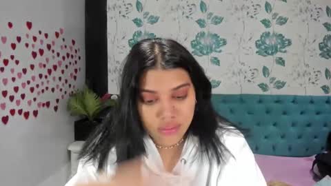 Snapshot of lindabreexlove chatting on 02/21/25, 11:44 online show from 02/21/25, 11:44