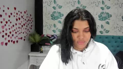 Snapshot of lindabreexlove chatting on 02/21/25, 06:04 online show from 02/21/25, 06:04