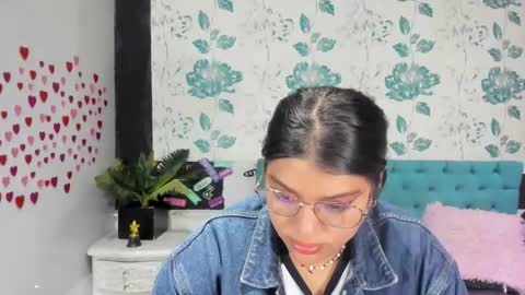 Snapshot of lindabreexlove chatting on 02/27/25, 06:31 online show from 02/27/25, 06:31