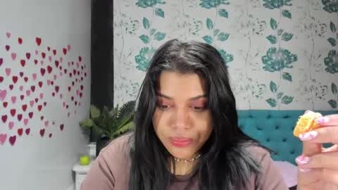 Snapshot of lindabreexlove chatting on 03/05/25, 03:07 online show from 03/05/25, 03:07