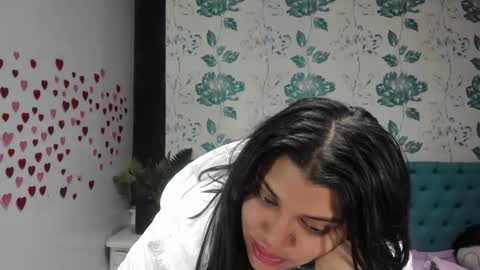 Snapshot of lindabreexlove chatting on 03/08/25, 08:25 online show from 03/08/25, 08:25