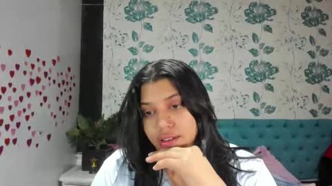 Snapshot of lindabreexlove chatting on 03/10/25, 08:34 online show from 03/10/25, 08:34