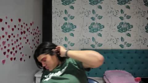 Snapshot of lindabreexlove chatting on 03/11/25, 04:07 online show from 03/11/25, 04:07