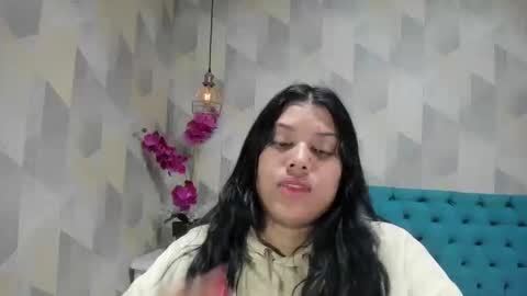 Snapshot of lindabreexlove chatting on 09/30/25, 04:23 online show from 09/30/25, 04:23