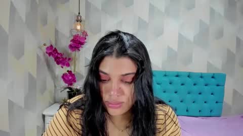 Snapshot of lindabreexlove chatting on 10/11/25, 01:42 online show from 10/11/25, 01:42