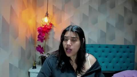 Snapshot of lindabreexlove chatting on 02/01/26, 03:54 online show from 02/01/26, 03:54