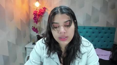 Snapshot of lindabreexlove chatting on 02/15/26, 02:14 online show from 02/15/26, 02:14