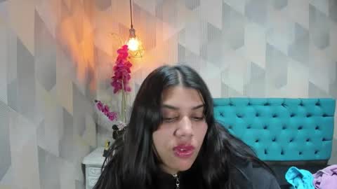 Snapshot of lindabreexlove chatting on 02/28/26, 10:22 online show from 02/28/26, 10:22