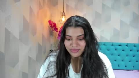 Snapshot of lindabreexlove chatting on 06/05/26, 03:18 online show from 06/05/26, 03:18
