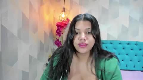 Snapshot of lindabreexlove chatting on 06/08/26, 02:39 online show from 06/08/26, 02:39