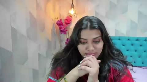 Snapshot of lindabreexlove chatting on 06/17/26, 04:08 online show from 06/17/26, 04:08