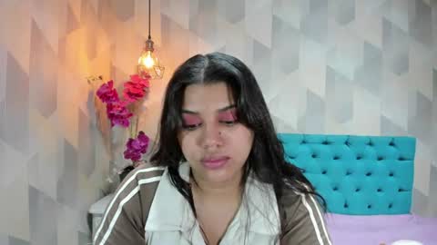 Snapshot of lindabreexlove chatting on 06/22/26, 01:52 online show from 06/22/26, 01:52