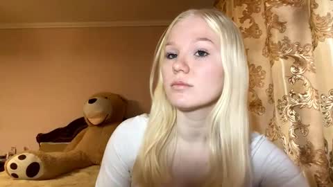 Luna online show from 11/15/25, 09:50