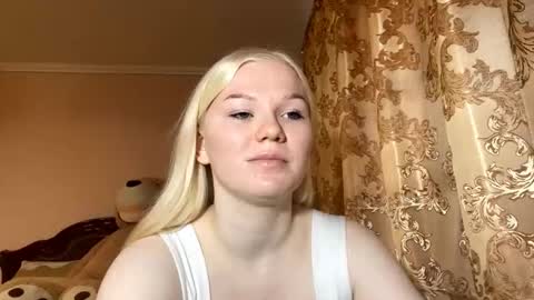 Luna online show from 11/30/25, 10:19