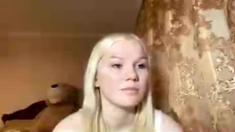 Luna online show from 12/01/25, 10:31