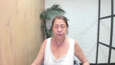 Linda online show from 04/01/26, 05:08